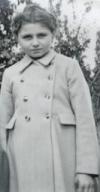 Yoli à 8 ans, 1945